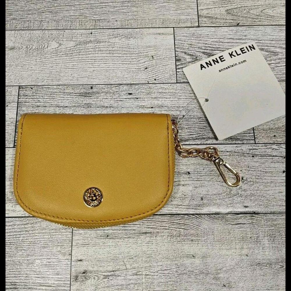 ANNE KLEIN Curved Card Case Dijon Yellow New Tags With Gold Tone Chain Latch